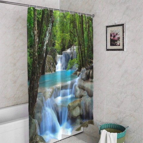 картинка Занавеска для ванной «Водопад в зеленом лесу» | интернет-магазин фотообоев ARTDECO