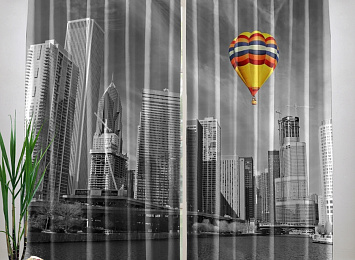 Фотошторы «Воздушный шар в мегаполисе»
