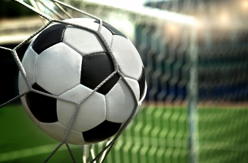 картинка 3D Фотообои «Футбольный мяч в сетке» | интернет-магазин фотообоев ARTDECO