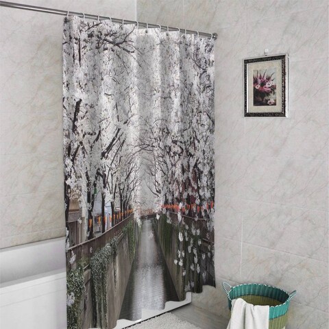 картинка Занавеска для ванной «Сакура у канала» | интернет-магазин фотообоев ARTDECO