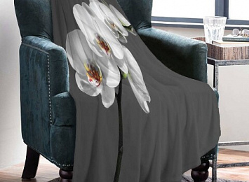 Плед из микрофибры «Белая орхидея на сером фоне»