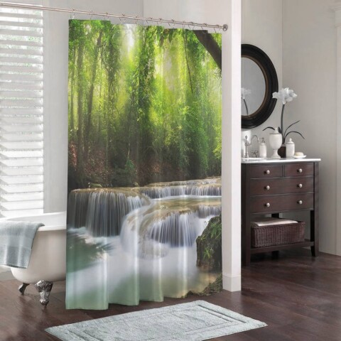 картинка Штора для ванной «Водопад в солнечном лесу» | интернет-магазин фотообоев ARTDECO